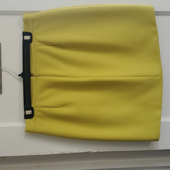 J.Crew sz 6, wool not quite lime green mid length skirt with pockets - Picture 2 of 6